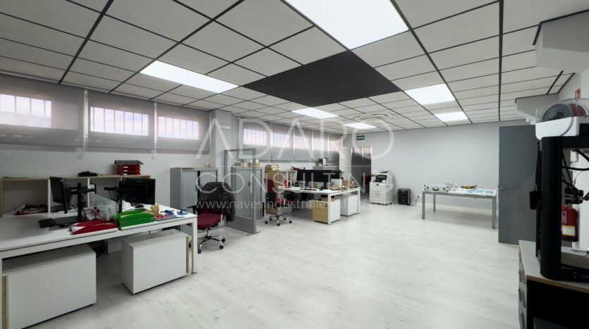 Nave en Venta en Torrejón de Ardoz de 841 m²