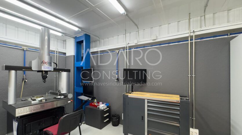 Nave en Venta en Torrejón de Ardoz de 841 m²