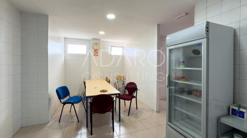 Nave en Venta en Torrejón de Ardoz de 841 m²