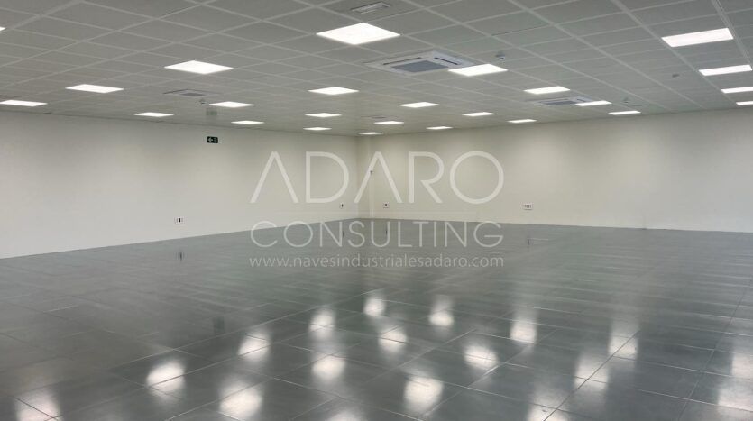 Nave logística en Alquiler en San Fernando de Henares de 5.309 m²