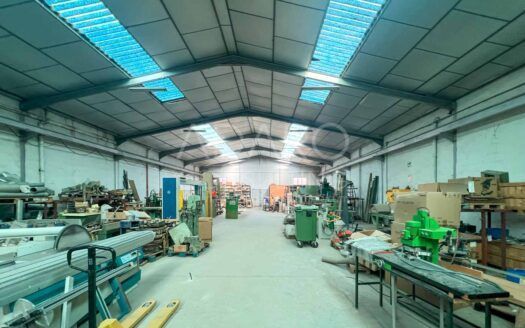 Nave Industrial en Venta con Rentabilidad en San Fernando de Henares de 752 m²