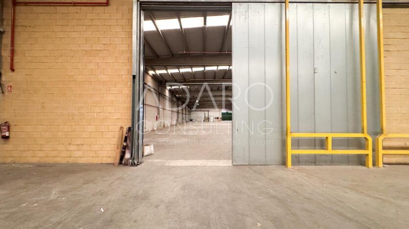 Nave industrial en venta en Meco, de 2.847 m
