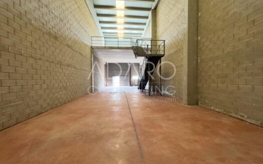Nave Industrial en Alquiler en Guadalajara de 810 m²