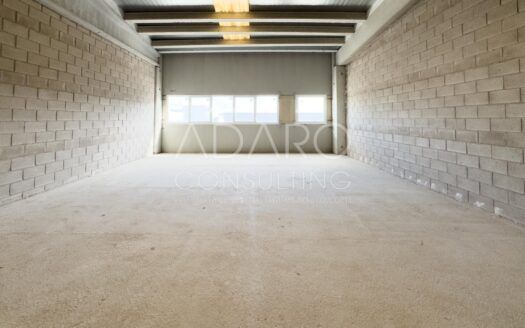 Nave Industrial en Alquiler en Guadalajara de 810 m²