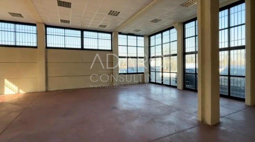 Nave Industrial en Alquiler en Fuenlabrada de 697 m²