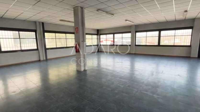 Nave Industrial en Alquiler en Fuenlabrada de 697 m²