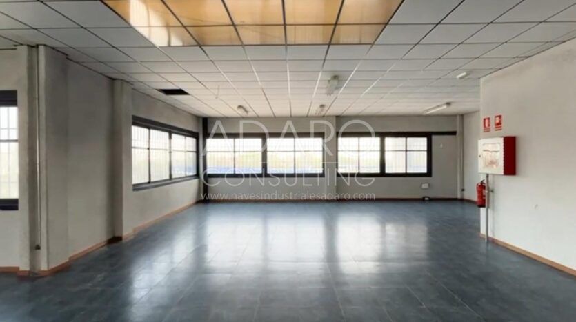Nave Industrial en Alquiler en Fuenlabrada de 697 m²