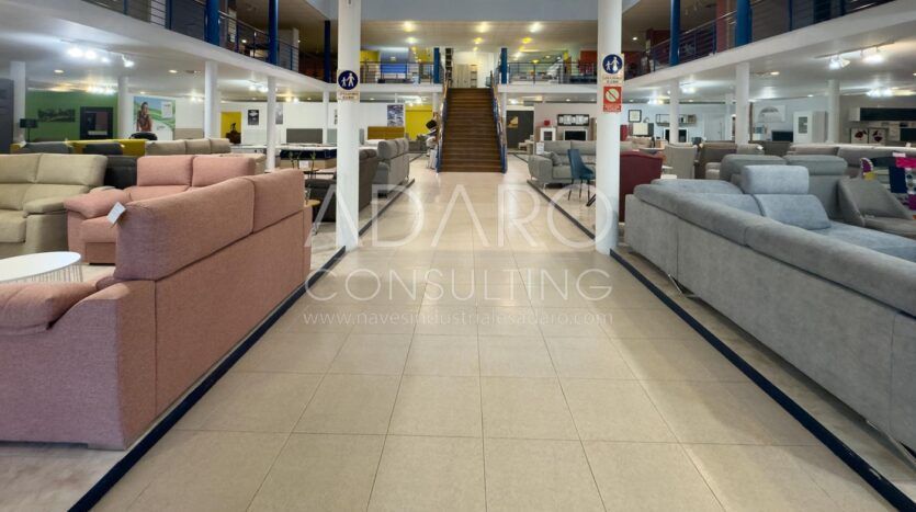 Nave Industrial en Venta en Cabanillas del Campo de 2.500 m²