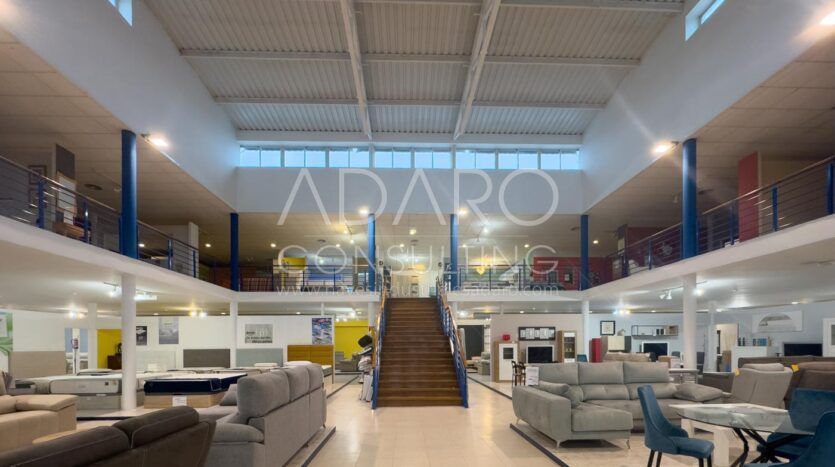 Nave Industrial en Venta en Cabanillas del Campo de 2.500 m²
