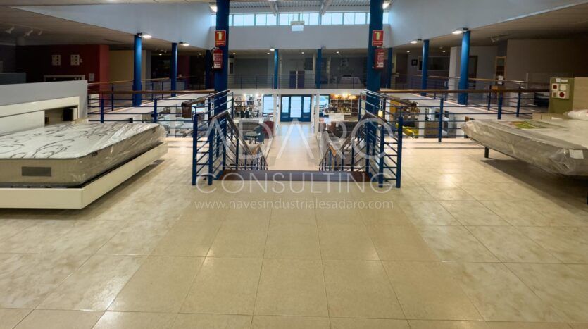 Nave Industrial en Venta en Cabanillas del Campo de 2.500 m²
