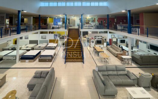Nave Industrial en Venta en Cabanillas del Campo de 2.500 m²