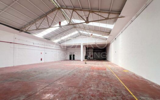 Nave industrial en alquiler en Coslada de 672 m²