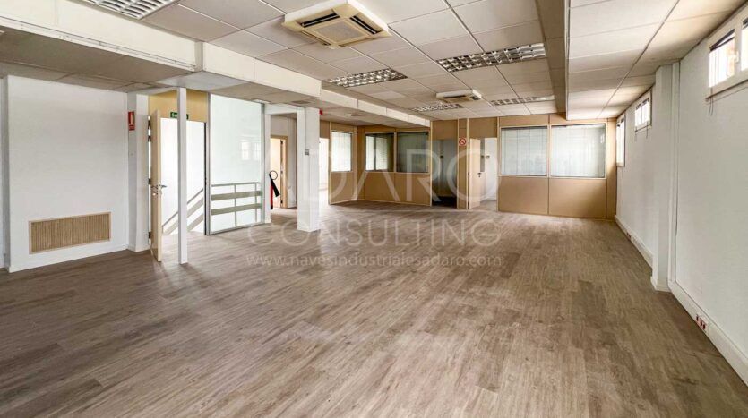 Nave industrial en alquiler en Coslada de 672 m²