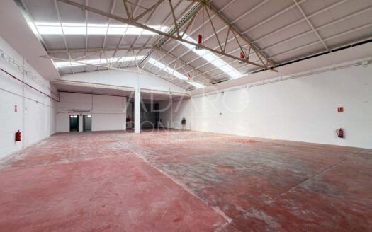 Nave industrial en alquiler en Coslada de 672 m²