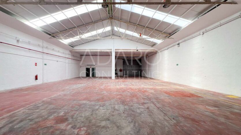Nave industrial en alquiler en Coslada de 672 m²