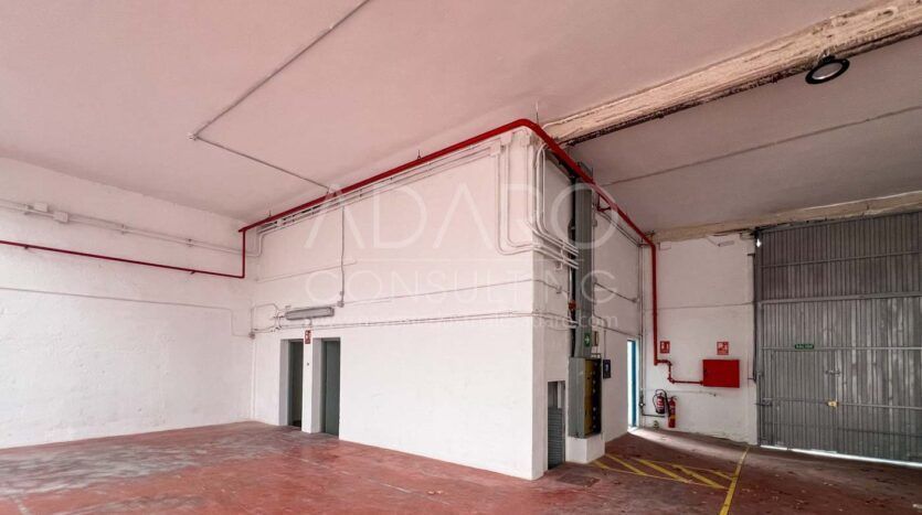 Nave industrial en alquiler en Coslada de 672 m²