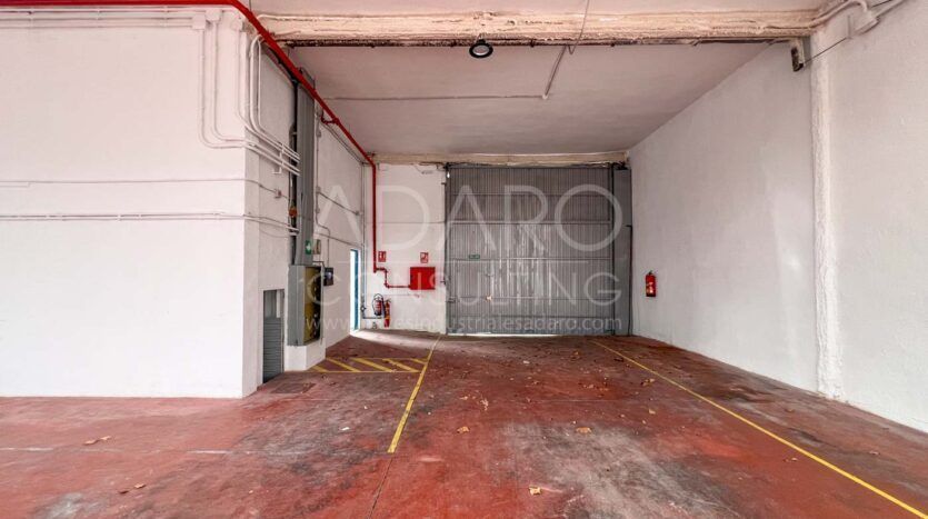 Nave industrial en alquiler en Coslada de 672 m²