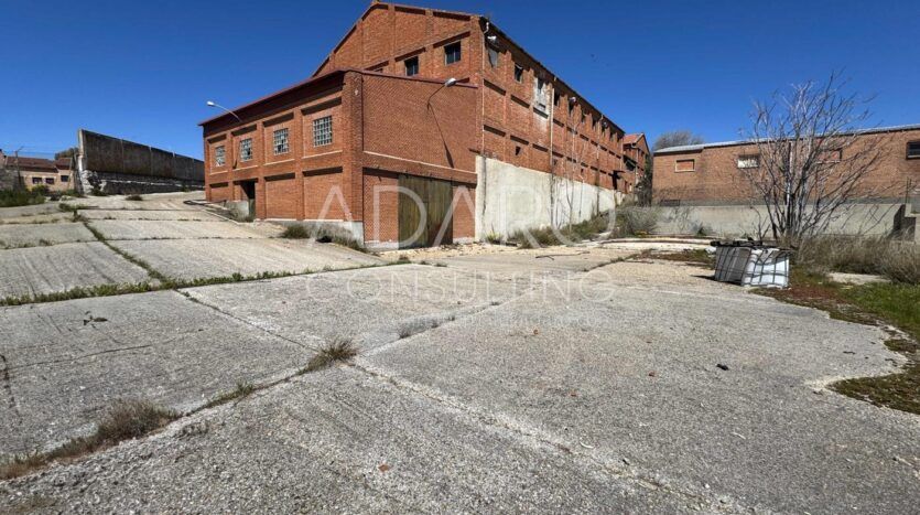 Nave en Venta en Navalcarnero de 1.785 m²