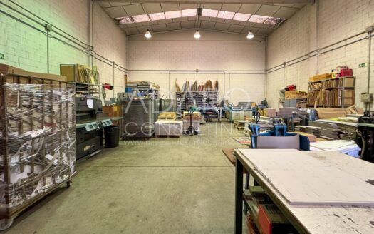 Nave Industrial en Venta en Coslada de 422 m²