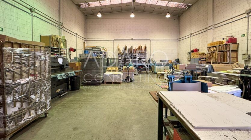 Nave Industrial en Venta en Coslada de 422 m²