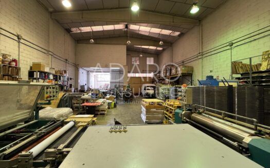 Nave Industrial en Venta en Coslada de 422 m²