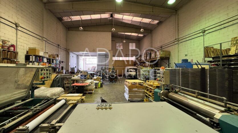 Nave Industrial en Venta en Coslada de 422 m²