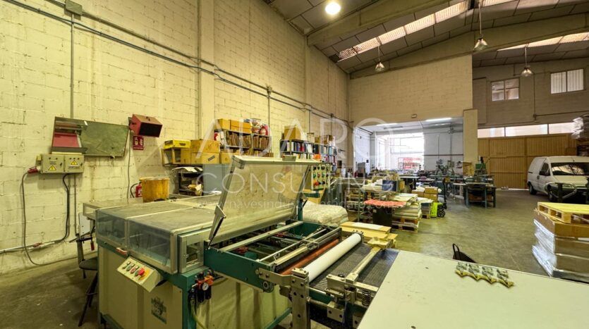 Nave Industrial en Venta en Coslada de 422 m²