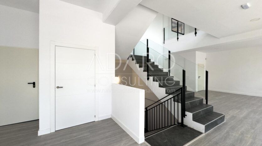 Nave Industrial en Alquiler en Prado del Espino de 1.613 m²