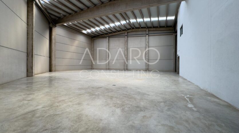 Nave Industrial en Alquiler en Prado del Espino de 1.613 m²