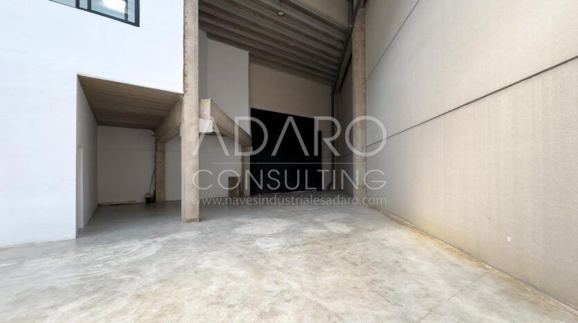 Nave Industrial en Alquiler en Prado del Espino de 1.613 m²