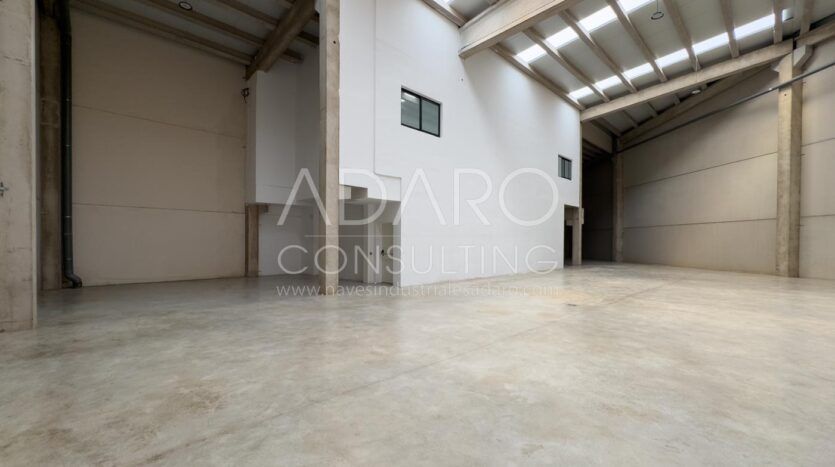 Nave Industrial en Alquiler en Prado del Espino de 1.613 m²