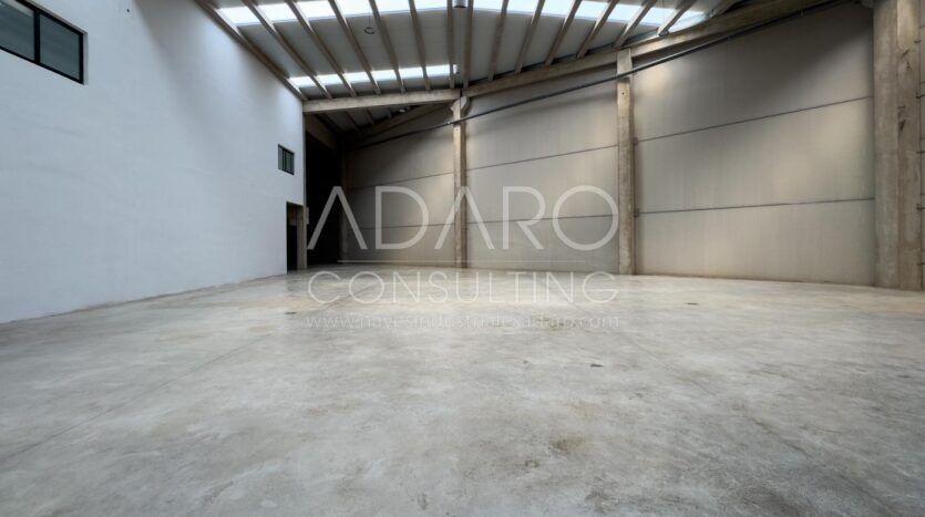 Nave Industrial en Alquiler en Prado del Espino de 1.613 m²