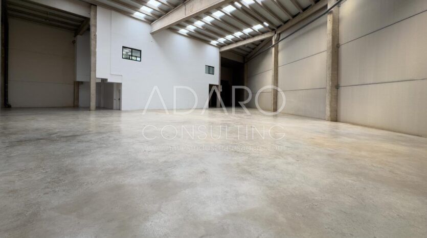 Nave Industrial en Alquiler en Prado del Espino de 1.613 m²