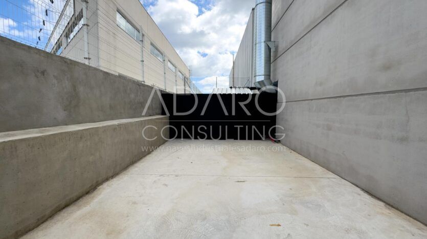Nave Industrial en Alquiler en Prado del Espino de 1.613 m²