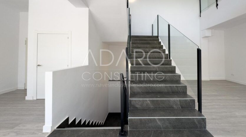 Nave Industrial en Alquiler en Prado del Espino de 1.613 m²