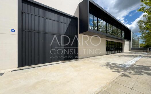 Nave Industrial en Alquiler en Prado del Espino de 1.613 m²