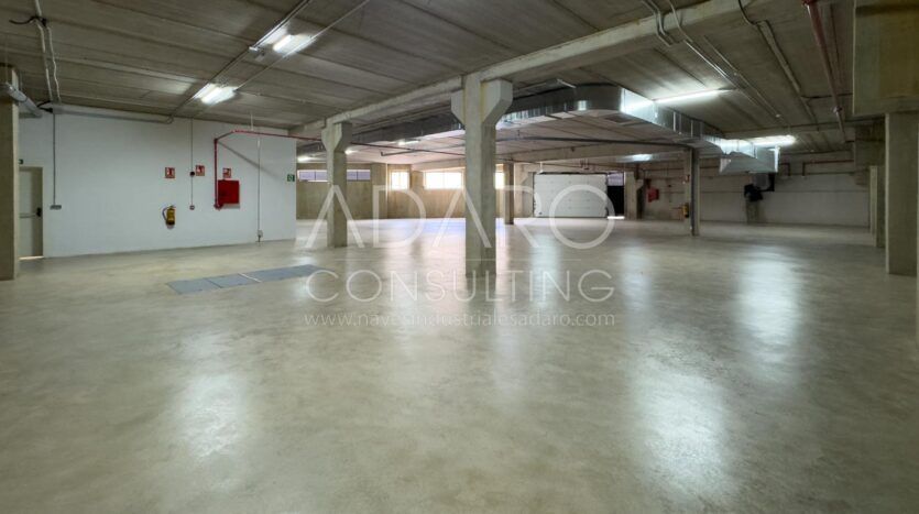 Nave Industrial en Alquiler en Prado del Espino de 1.613 m²