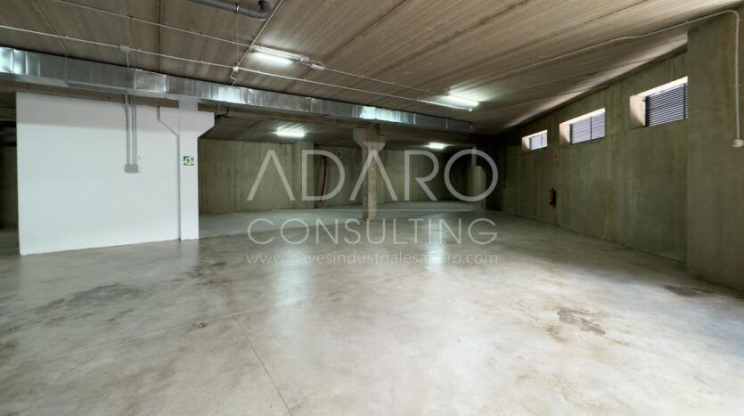 Nave Industrial en Alquiler en Prado del Espino de 1.613 m²