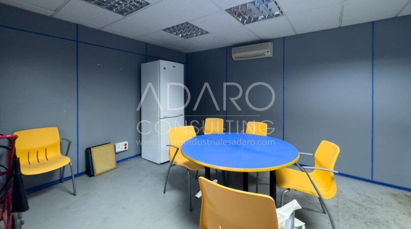 Nave Industrial en Alquiler en San Fernando de Henares de 1.053 m²