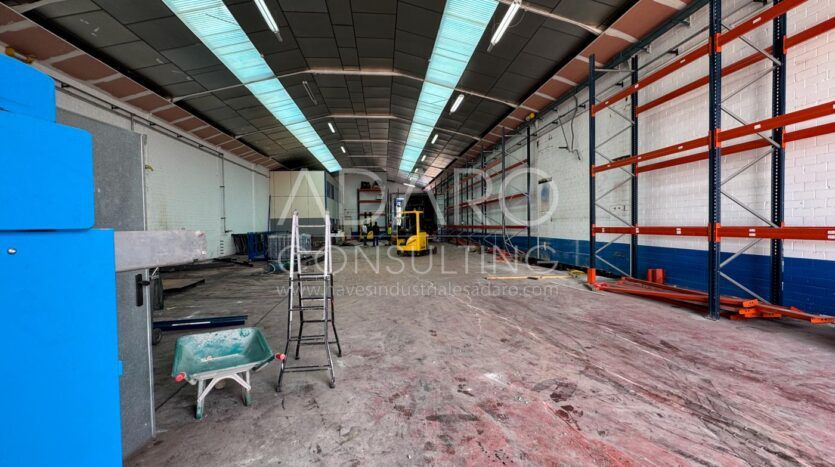 Nave Industrial en Alquiler en San Fernando de Henares de 1.053 m²