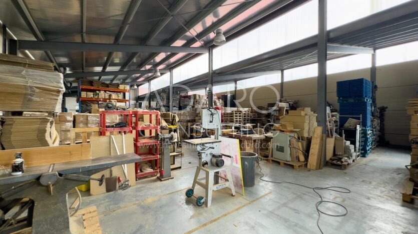 Nave Industrial en Alquiler en Prado del Espino de 2.184 m²