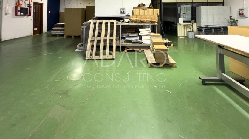 Nave Industrial en Alquiler en Prado del Espino de 2.184 m²