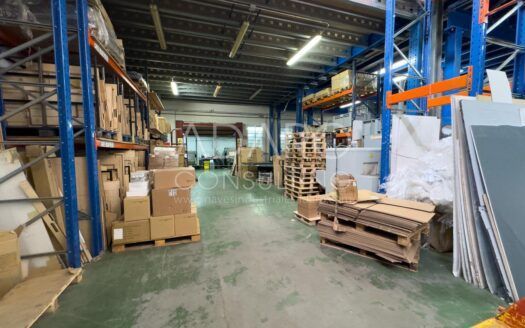 Nave Industrial en Alquiler en Prado del Espino de 2.184 m²