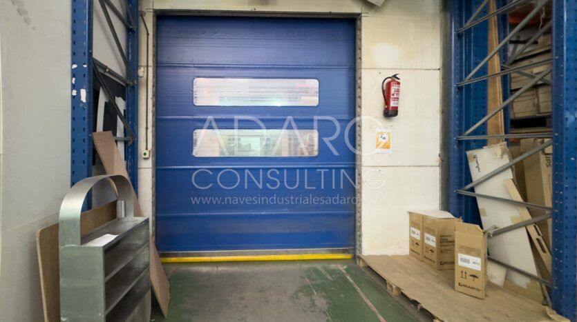 Nave Industrial en Alquiler en Prado del Espino de 2.184 m²