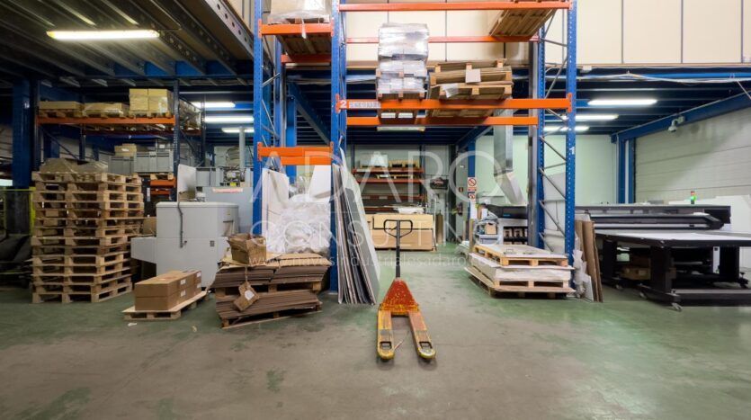 Nave Industrial en Alquiler en Prado del Espino de 2.184 m²