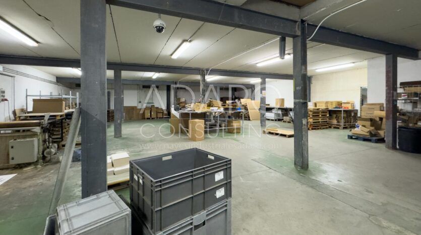 Nave Industrial en Venta en Prado del Espino de 2.184 m²
