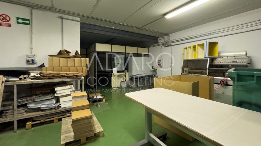 Nave Industrial en Venta en Prado del Espino de 2.184 m²