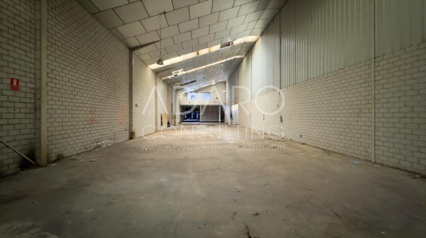 Nave Industrial en Alquiler en Torres de la Alameda de 1.116 m²