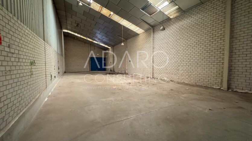 Nave Industrial en Alquiler en Torres de la Alameda de 1.116 m²