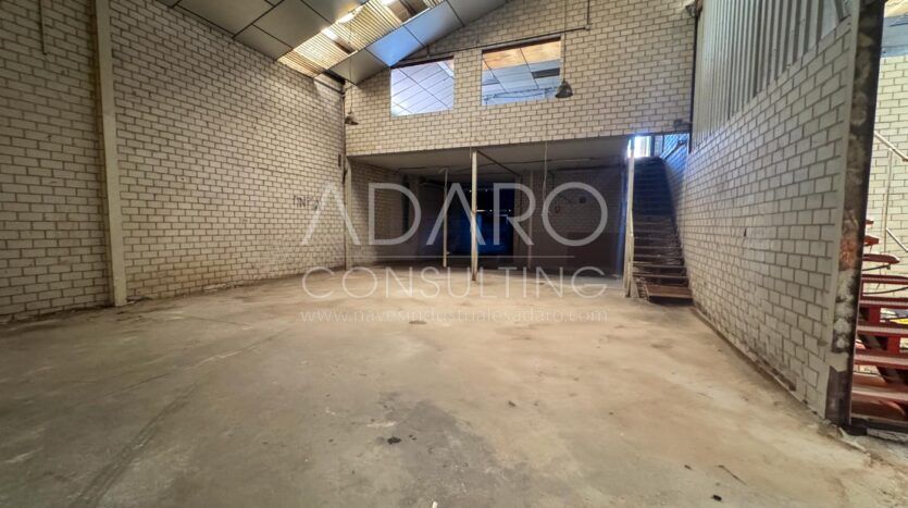 Nave Industrial en Alquiler en Torres de la Alameda de 1.116 m²